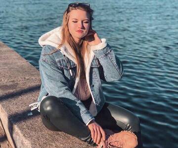 Wide-size Photo